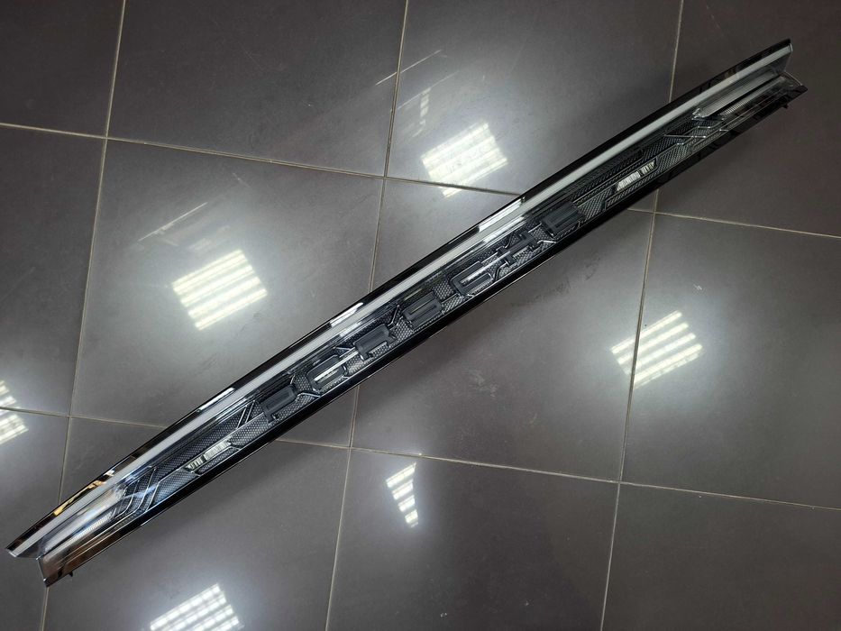 9JA945082F Нов Централен Стоп Led Porsche TAYCAN 19-24 Европа