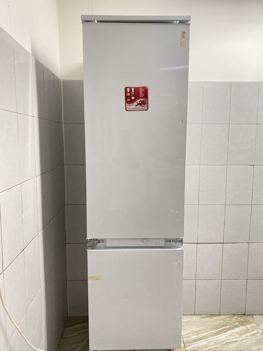 Холодильник встраиваемый