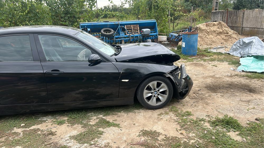 Dezmembrez bmw e90 2.0 163 cp