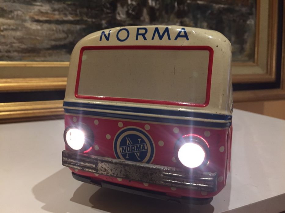 Стара ламаринена играчка