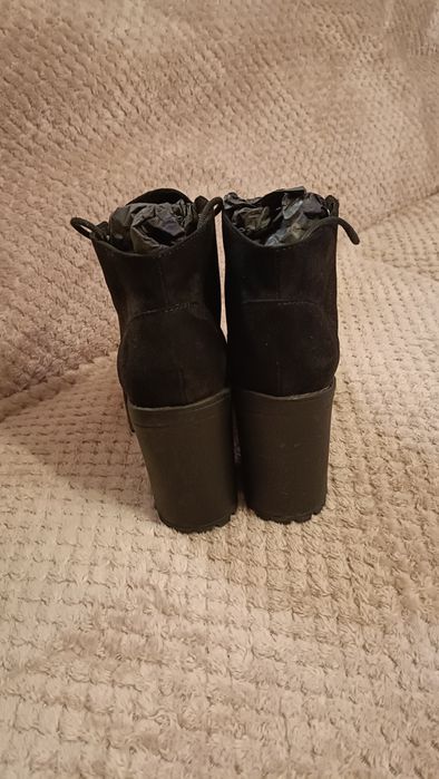 Ghete marimea 37 H&M