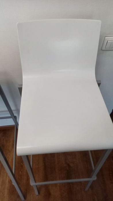 Scaun bar alb cu gri