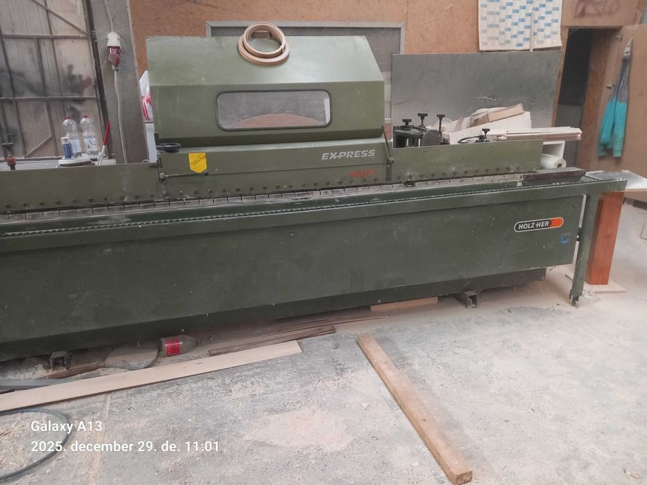 Masină de aplicat cant.