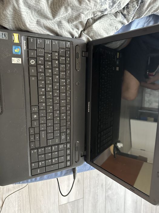 Лаптоп Toshiba.
