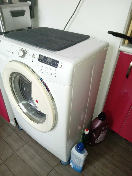 Продавам пералня Hoover visionHD  A÷A 300лв