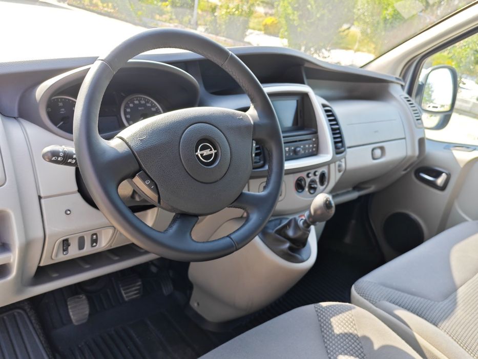 Opel vivaro 9 locuri