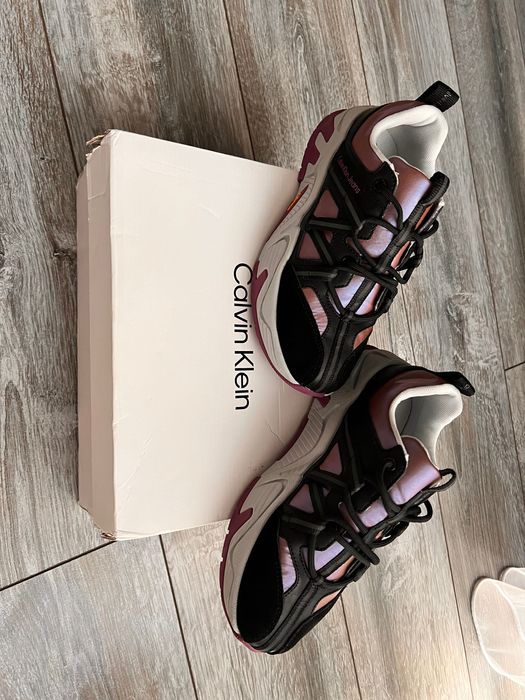 Продам кроссовки Calvin Klein