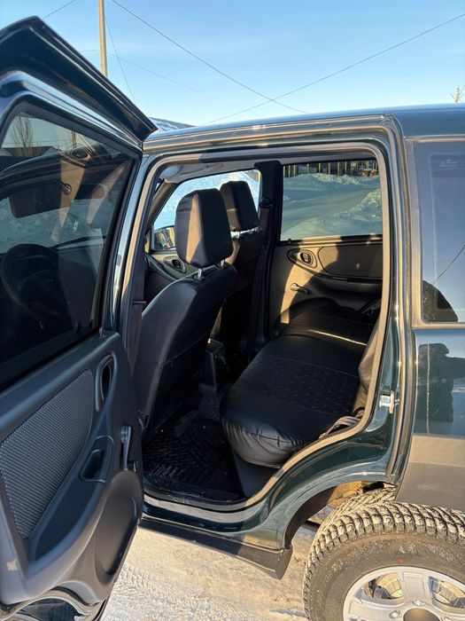 Продам  Нива тревал