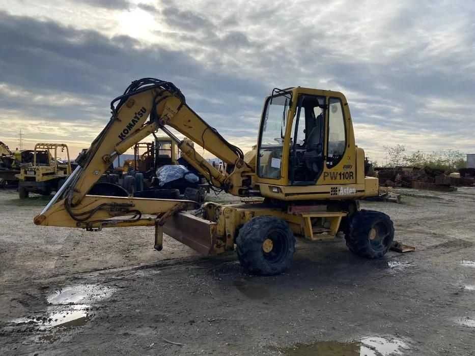 Dezmembrez excavator Komatsu PW 110 - piese de schimb Komatsu