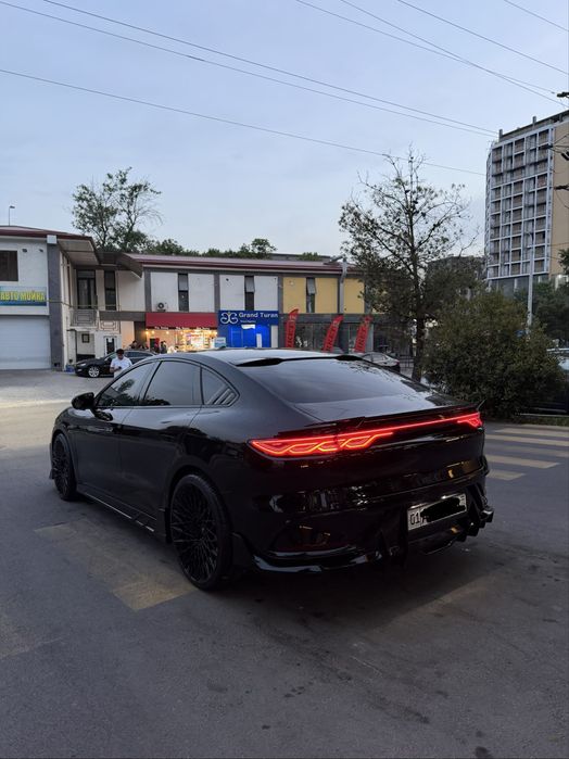 2024 Byd han 605