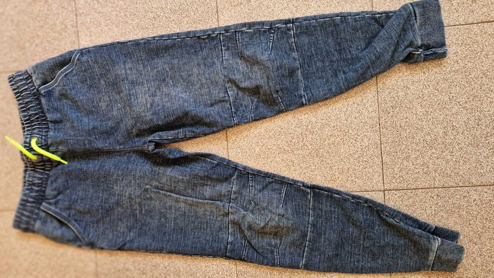 Дънки за момче. Като нови.Цената е 20лв за бр.