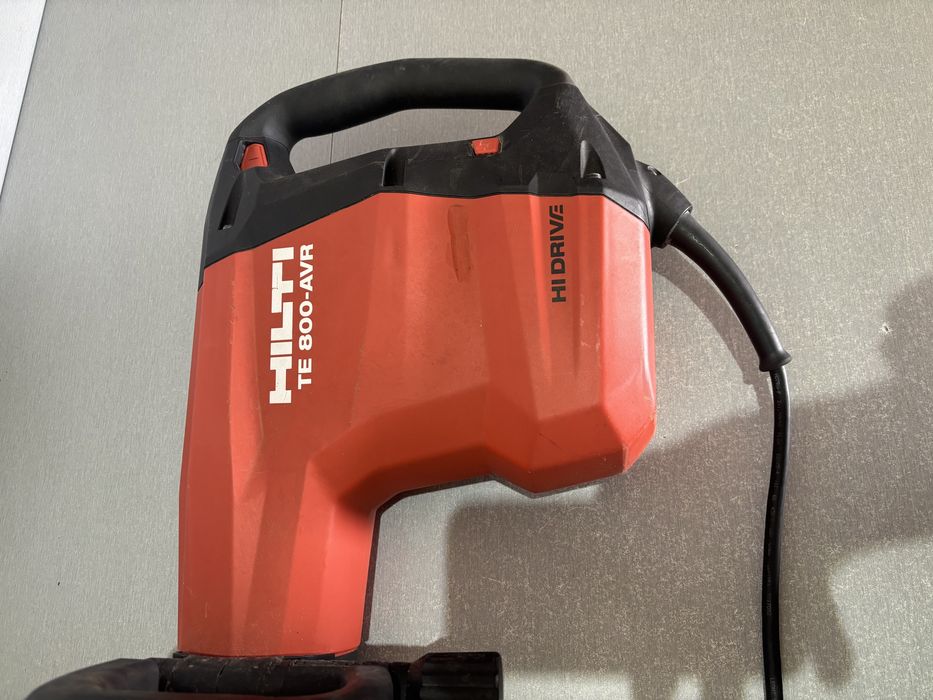 Ciocan demolator picamer hilti te 800