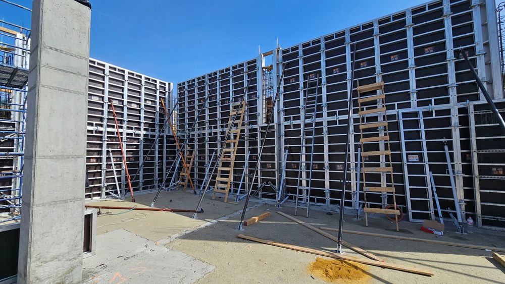 Производител. Алуминиев ръчен рамков кофраж за стени и колони