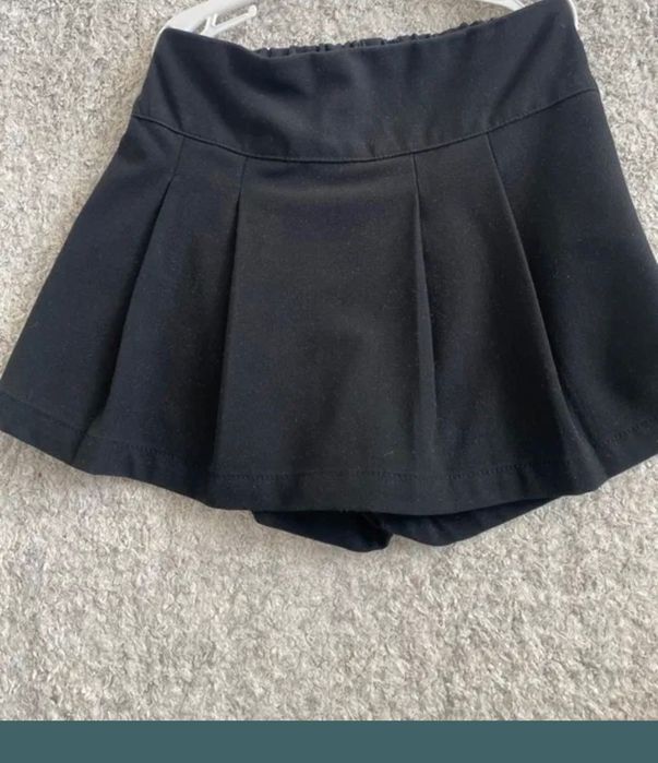 Къси панталонки Zara, поли 110-128 cm,
