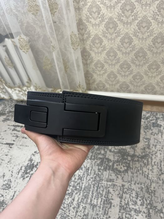 Пояс для пауерлифтинга с карабином  размер M