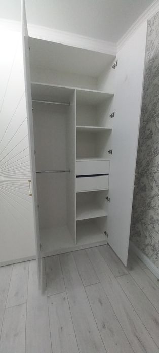 Шкаф для одежды 4х дверный белый