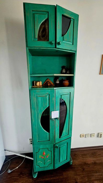 Ръчно боядисани дървени мебели, от Чам