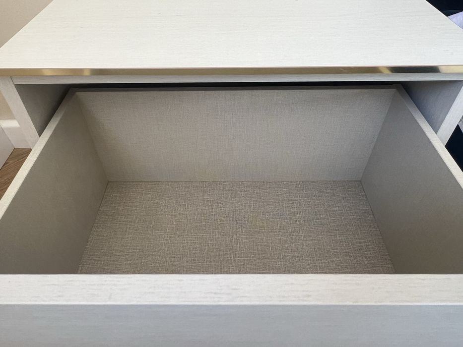 Тумбочка для спальни