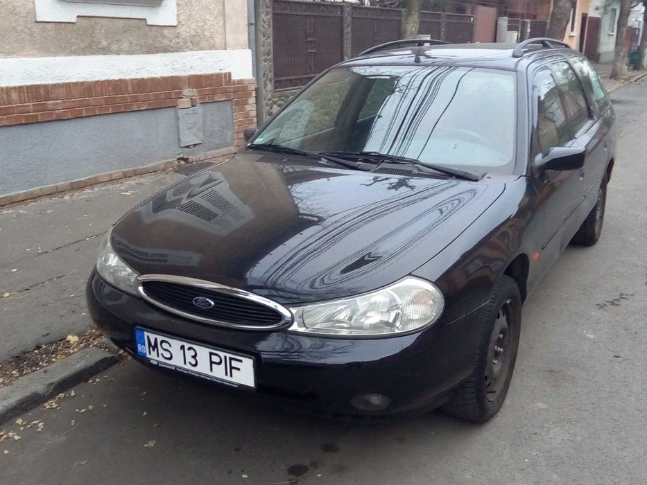 Ford Mondeo Mk2 Ghia