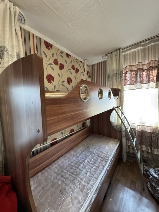 Продам двухярусную кровать