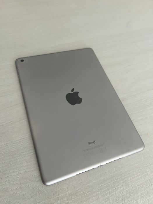 iPad 2017 (5 поколение) 32GB Space Grey