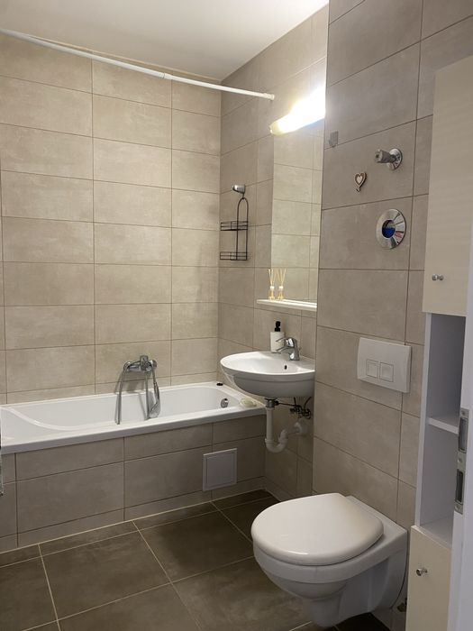 Inchiriez apartament 2 camere Avantgarden