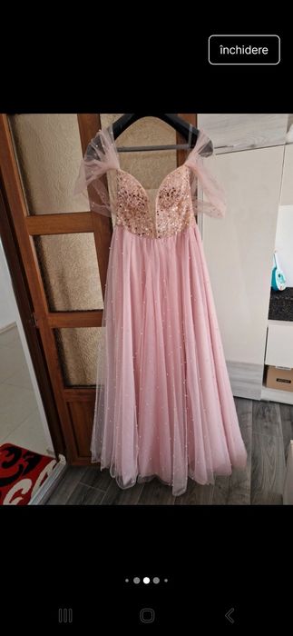 Rochie de seară spectaculoasă – eleganță și rafinament!