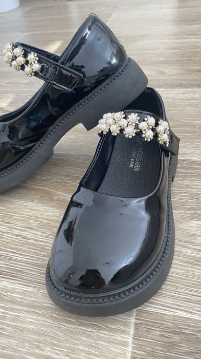 Красивые туфли для девочки 19 см