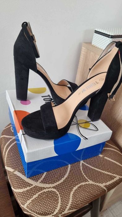 Обувки(сандали) висок ток.