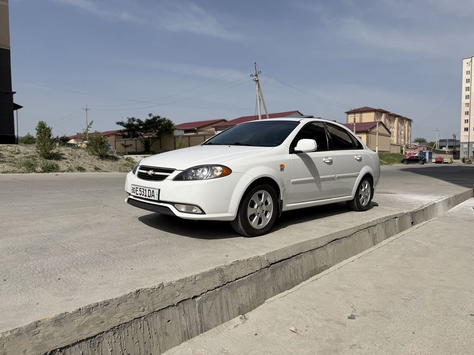 Chevrolet gentra sotiladi