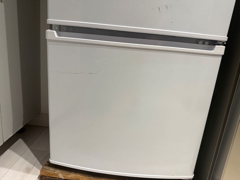 Холодильник Бирюса