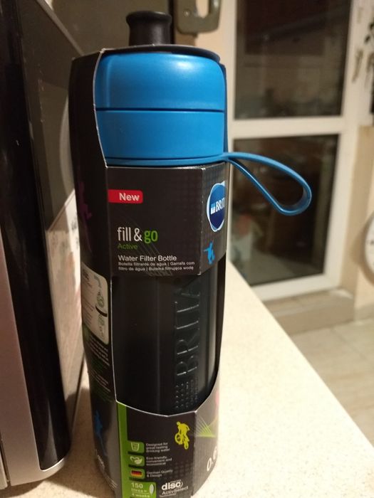 Спортна бутилка Brita синя розова зелена