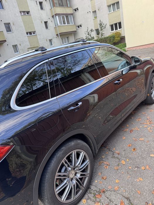 Vând Porsche Cayenne 2011 3.0d