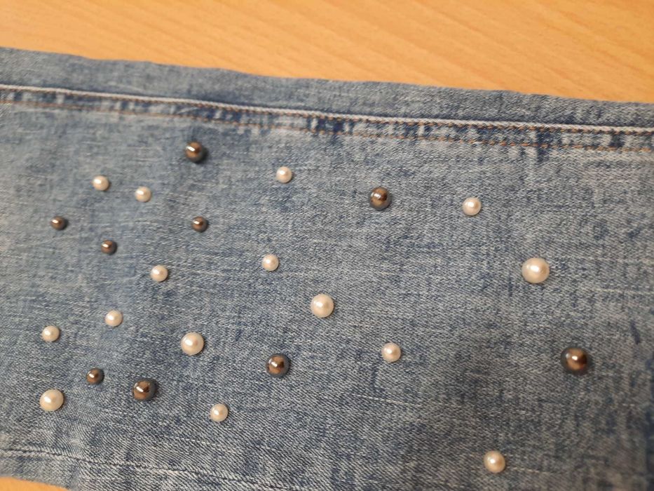 Дамски панталони и дънки