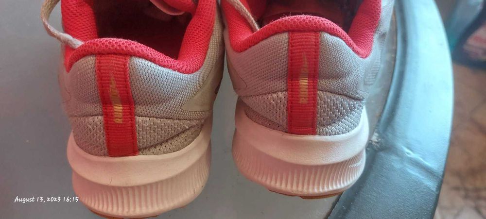 Маратонки найк 36 номер