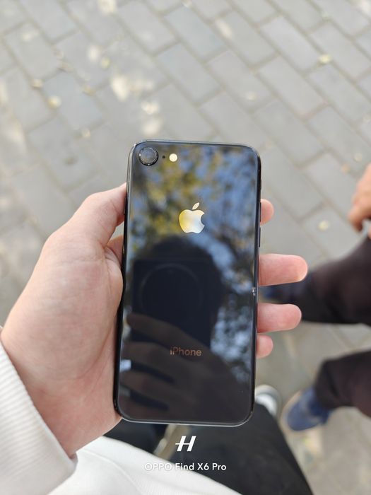 Продам iPhone SE3