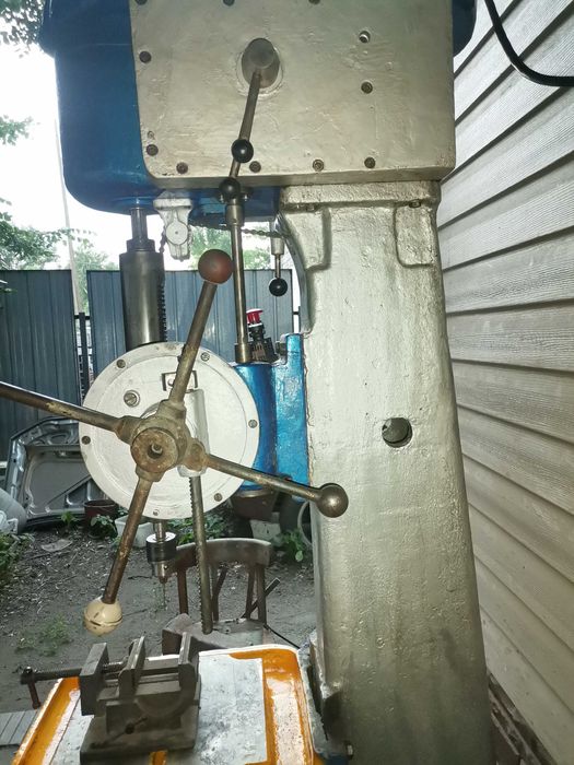 Сверлильный станок напольный