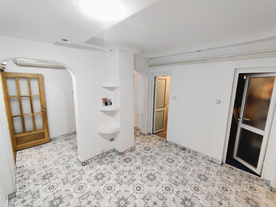 PARTICULAR Galati Apartament spatios de inchiriat 84mp 3 camere parter Palatul Navigatiei