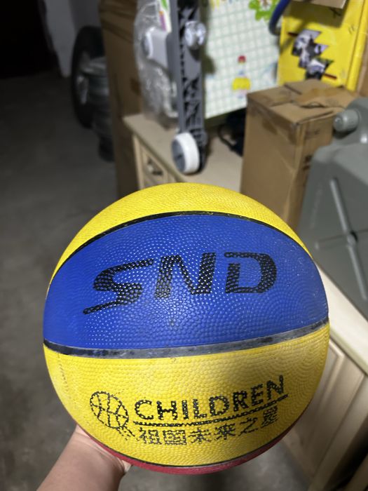Продаю баскетбольные мячи
