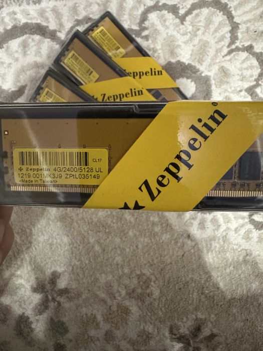 Оперативка Озу DDR4 4 гб