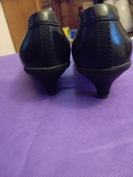 Pantofi de piele lăcuită nr 36