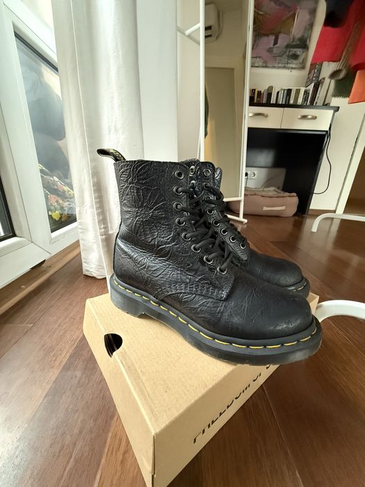 Dr.Martens боти