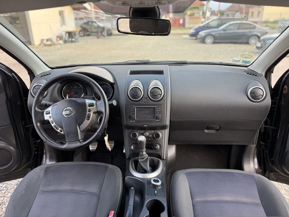 Nissan Qashqai 1.6 DCi 130 CP Visa 4X4 E5 11/2012 SE POATE IN RATE