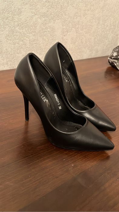 Каблук черные шпилька