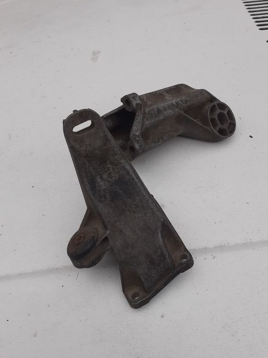 Крепления кпп Аудио 100 селёдка крепления кпп