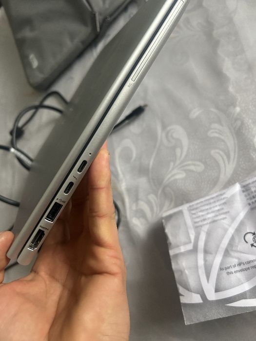 HP EliteBook i5 13-avlod | 16GB RAM | 512GB SSD | Touch | YANGI