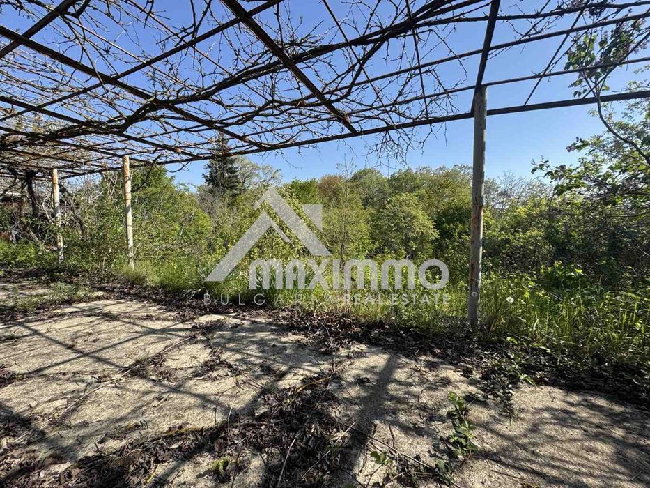 Парцел в Варна-м-т Боровец - юг площ 600 цена 31000