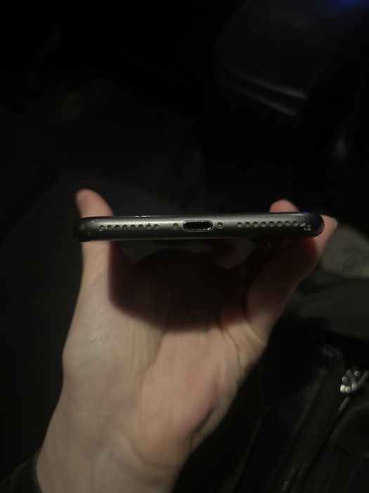 Срочно Продаю Айфон 8+