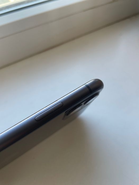 iPhone 11 64Gb в отличном состоянии