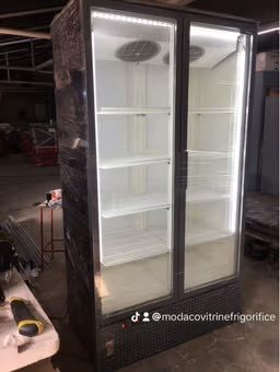 Vitrină Frigorifică Verticală Dublă 120x70x210 cm | LED | Răcire Ventilată | R290 | Magazin/Băuturi